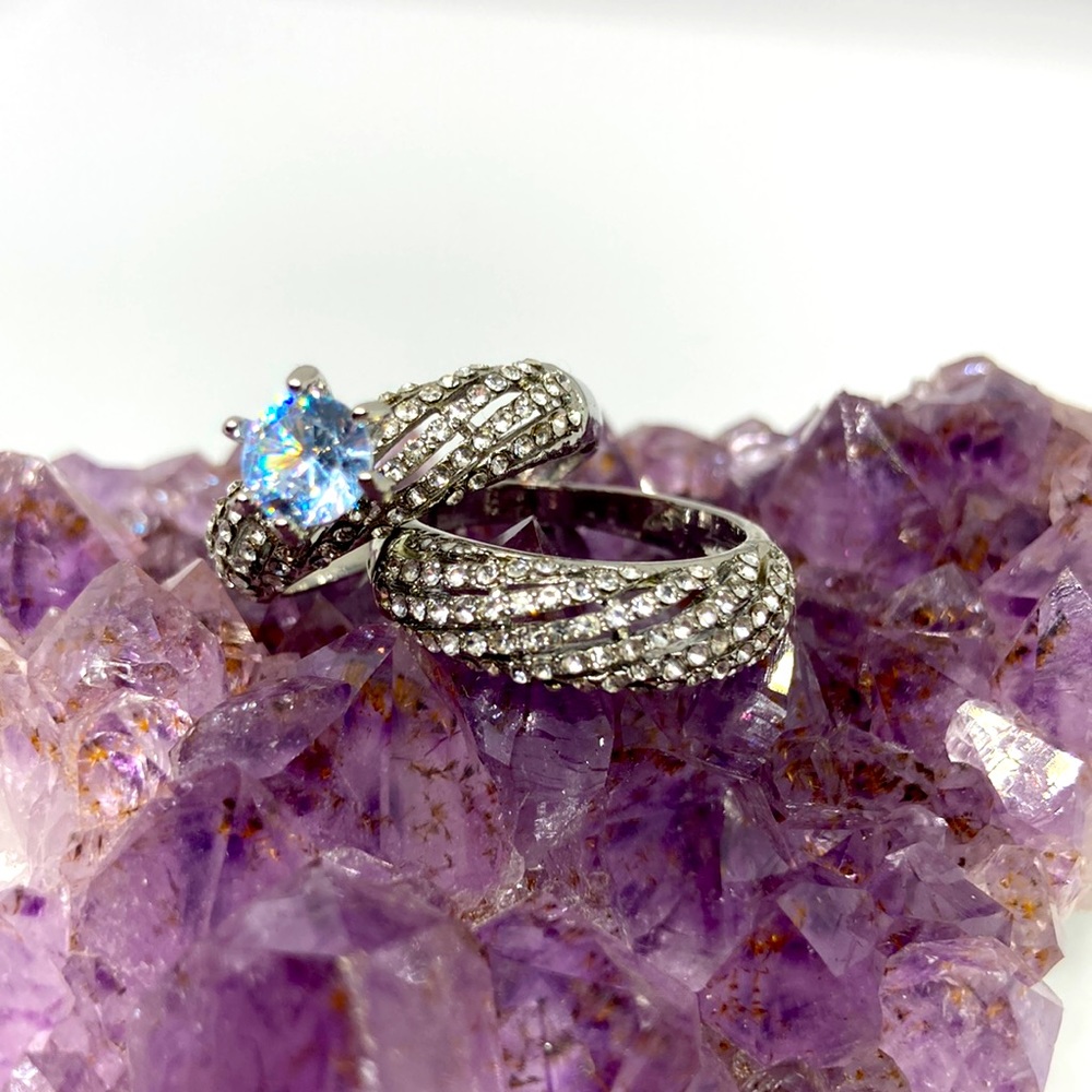 Crystal/glass wedding band set